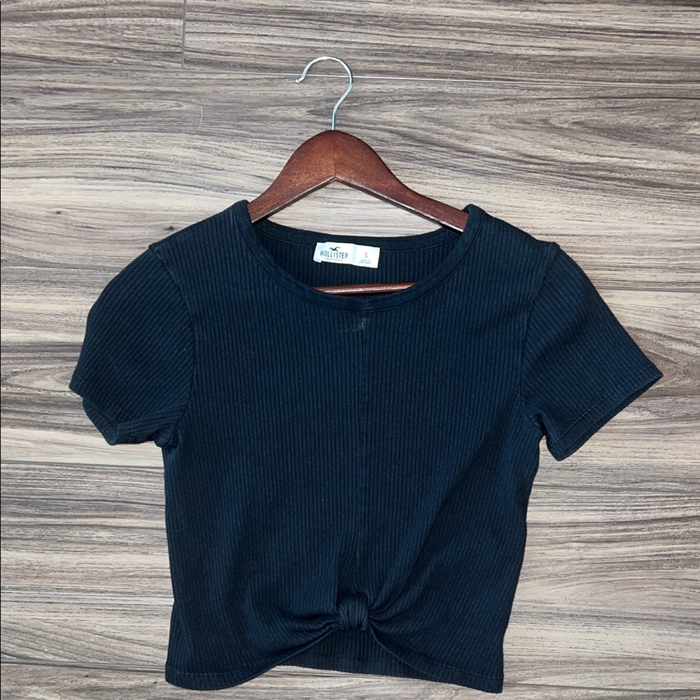 Hollister Black Ribbed Short Sleeve Knot-Front Crop Top